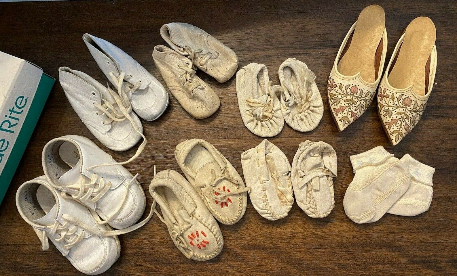 Vintage Baby Shoes Lot Crib Shoes Leather Walkers Lot Of 8 Pairs (*38)